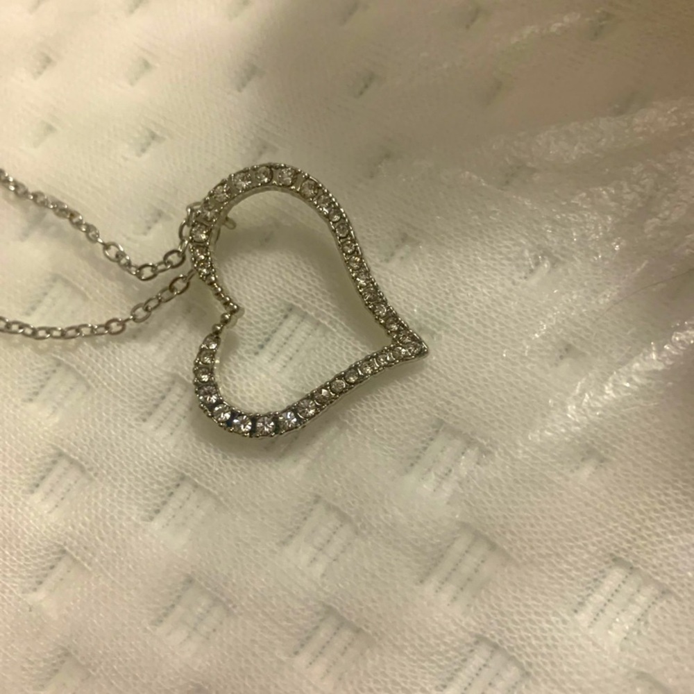 rhinestone heart necklace